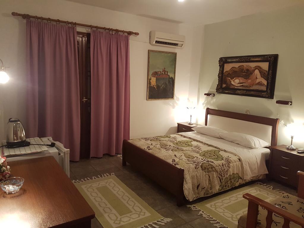 Sofia Rooms كالامباكا المظهر الخارجي الصورة