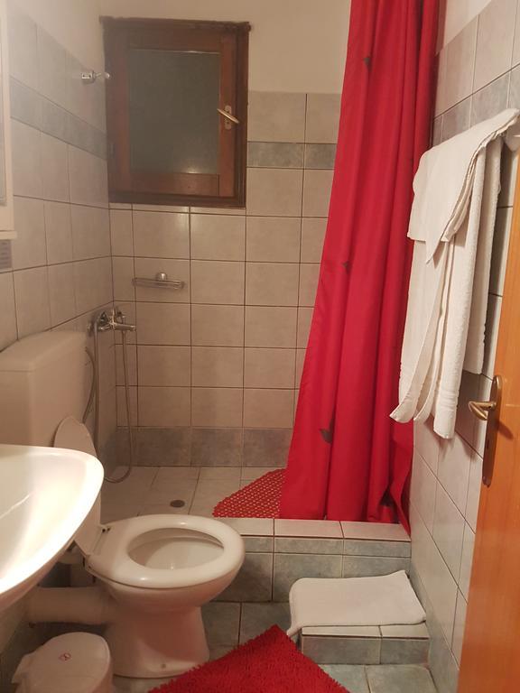 Sofia Rooms كالامباكا المظهر الخارجي الصورة